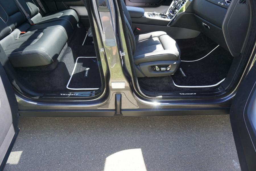 Интерьер Rolls-Royce Cullinan by Mansory 2019 года  (фото 9 из 27)